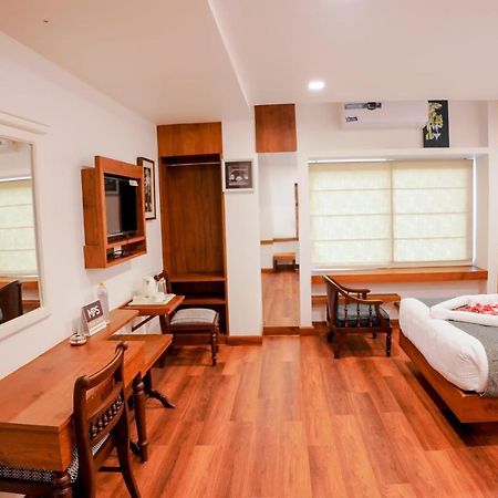 Perintalmanna Mpsroyalsuites מראה חיצוני תמונה