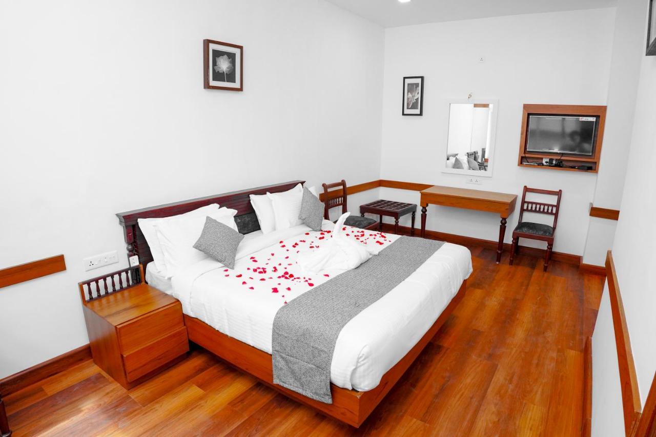 Perintalmanna Mpsroyalsuites מראה חיצוני תמונה