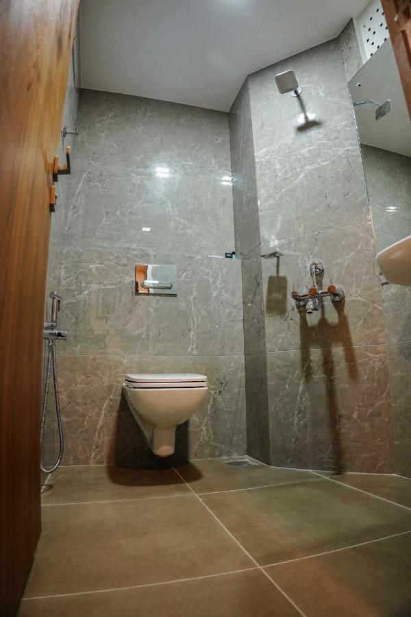 Perintalmanna Mpsroyalsuites מראה חיצוני תמונה