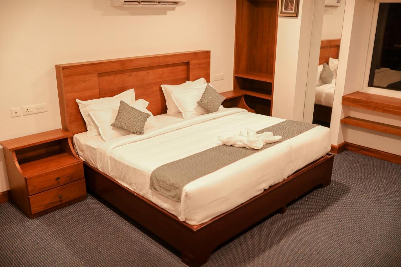 Perintalmanna Mpsroyalsuites מראה חיצוני תמונה