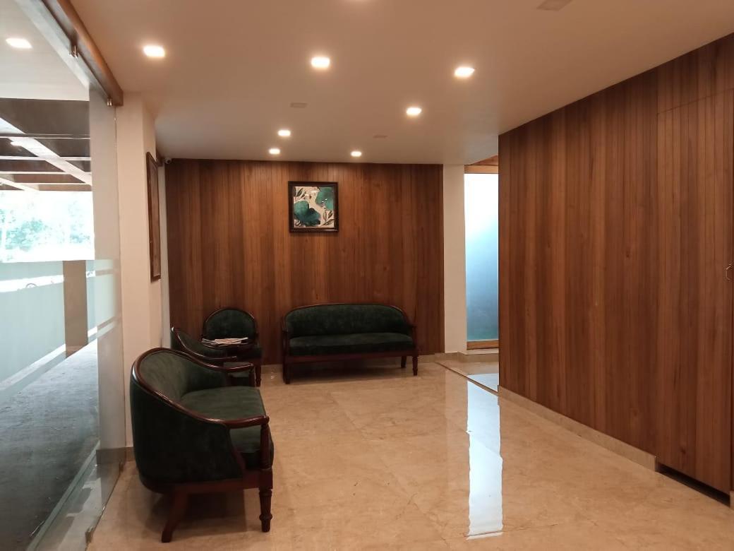 Perintalmanna Mpsroyalsuites מראה חיצוני תמונה