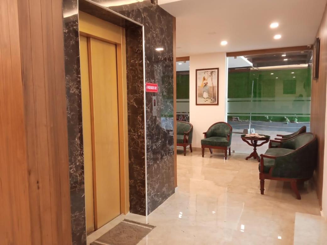 Perintalmanna Mpsroyalsuites מראה חיצוני תמונה