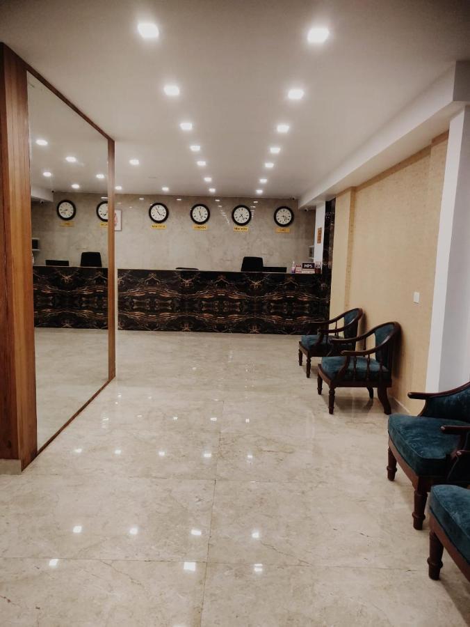Perintalmanna Mpsroyalsuites מראה חיצוני תמונה